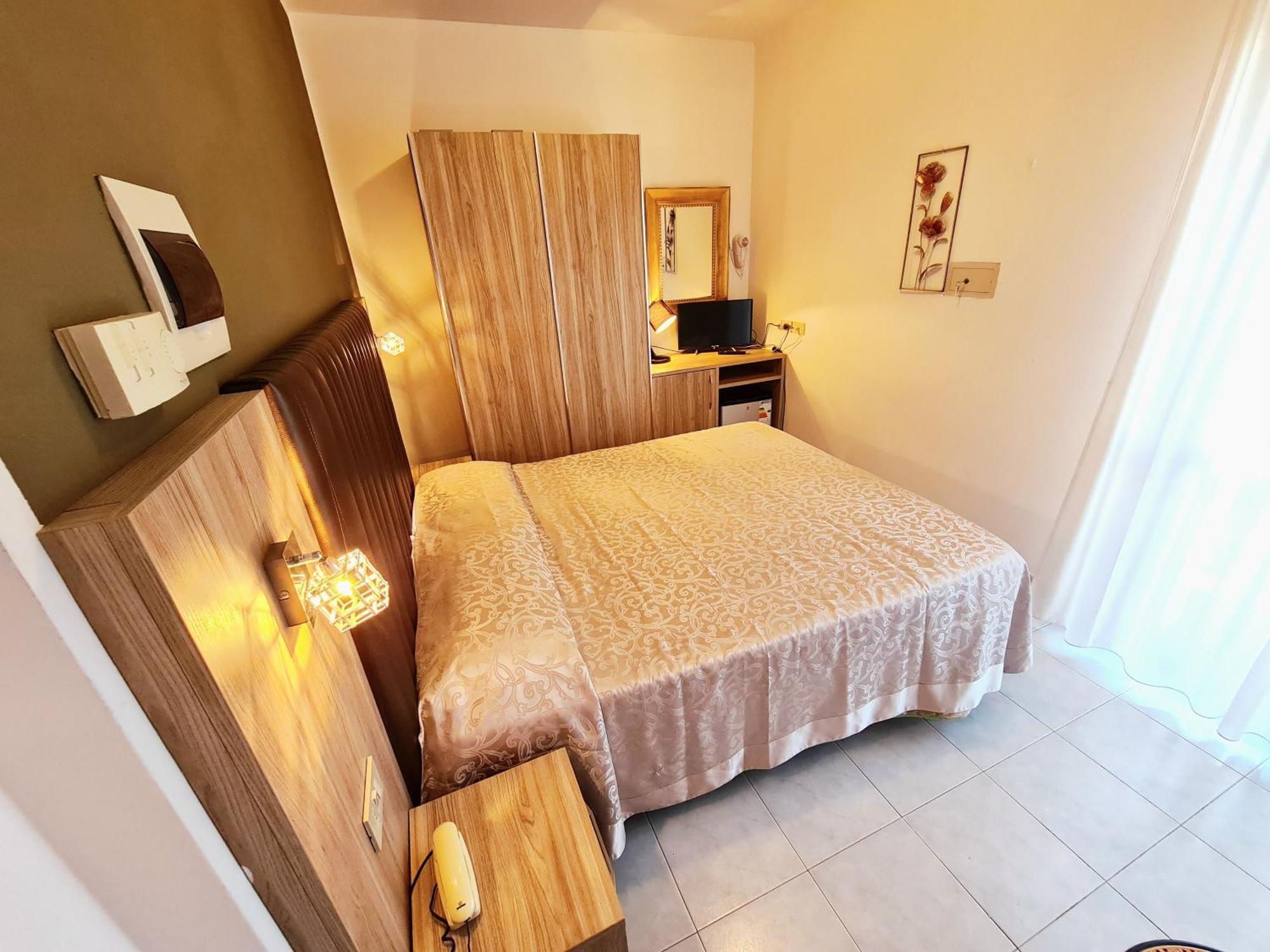 Hotel Laura Cesenatico Oda fotoğraf